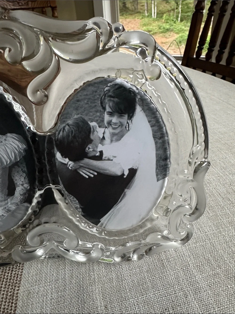 Mikasa Princess Frosted Lead Crystal Triple Oval Photo Frame 13.25”